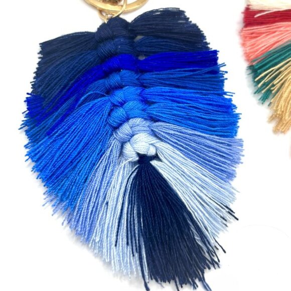 Boho Handmade Blue Gradient Cotton Macramé Leaf Bag Charm Keychain New - Picture 1 of 2